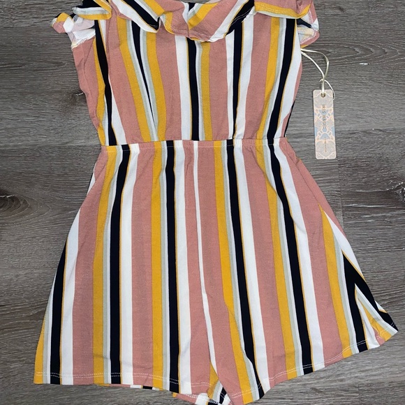 Short Backless romper - Picture 7 of 7